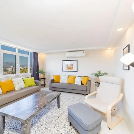 Superb Flat Near Hadrian's Gate * Antalya